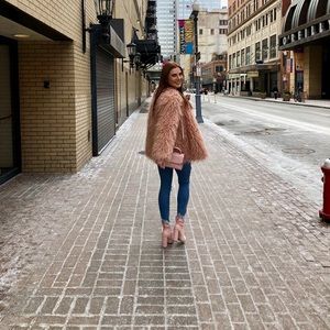 Meet your Posher, Vivian